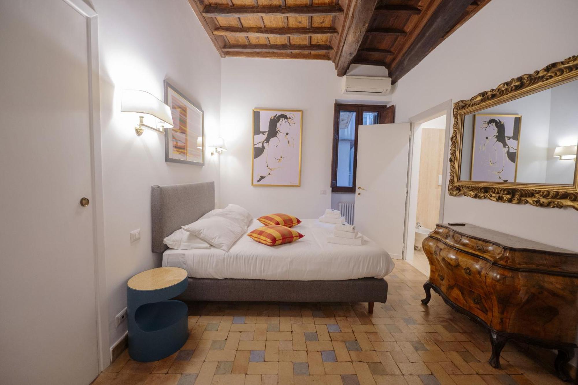Via Giulia Charming With Balcony Apartment
